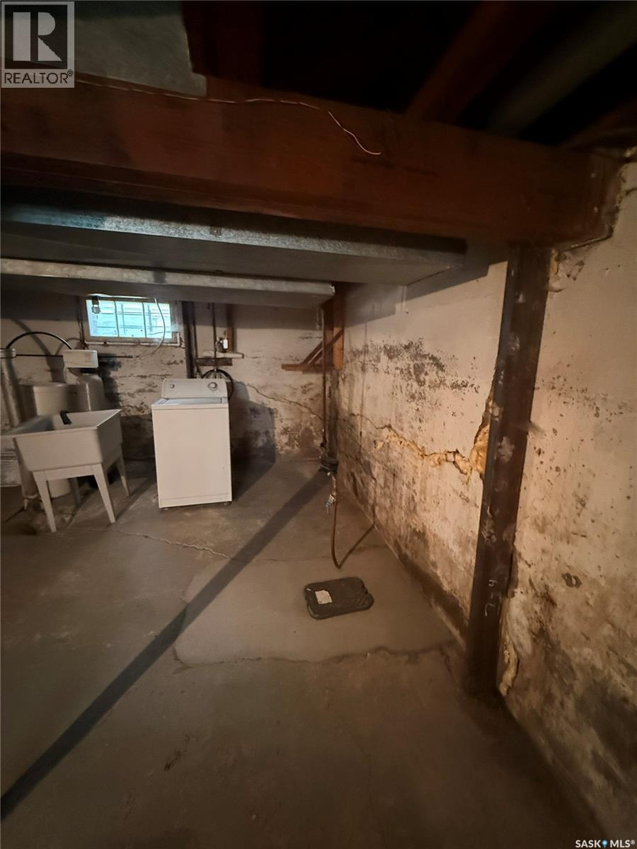 1370 Retallack Street, Regina, SK - Indoor