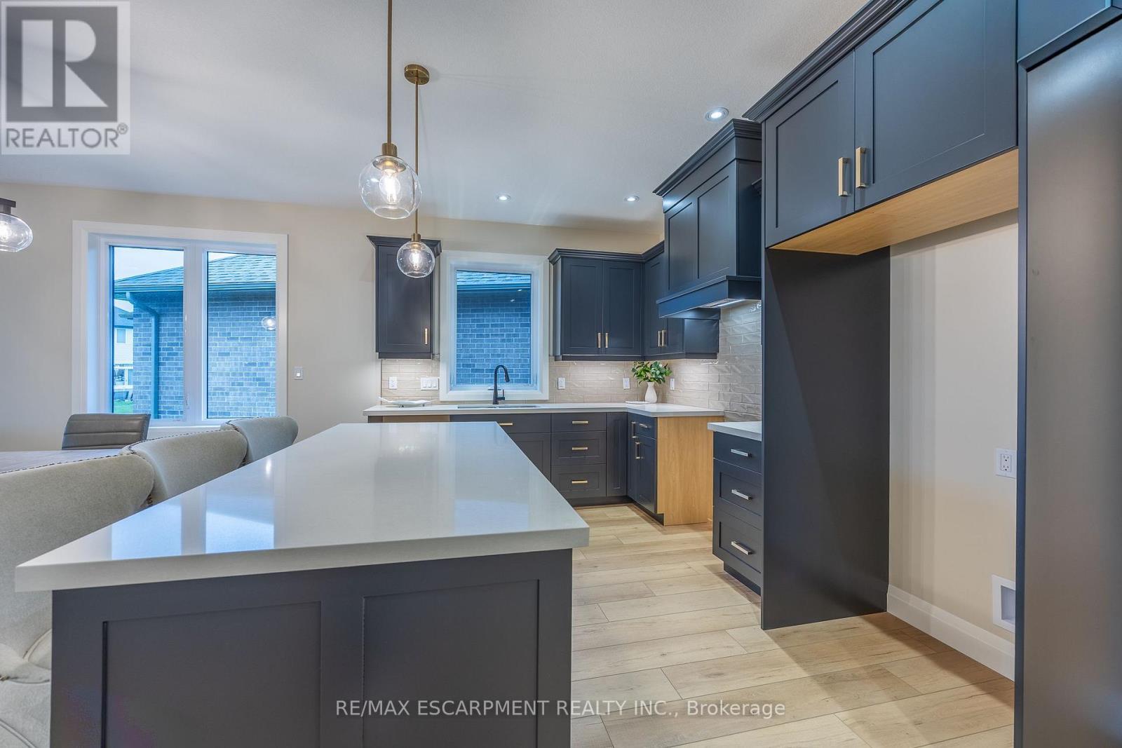88 Craddock Boulevard, Haldimand, ON - Indoor Photo Showing Kitchen