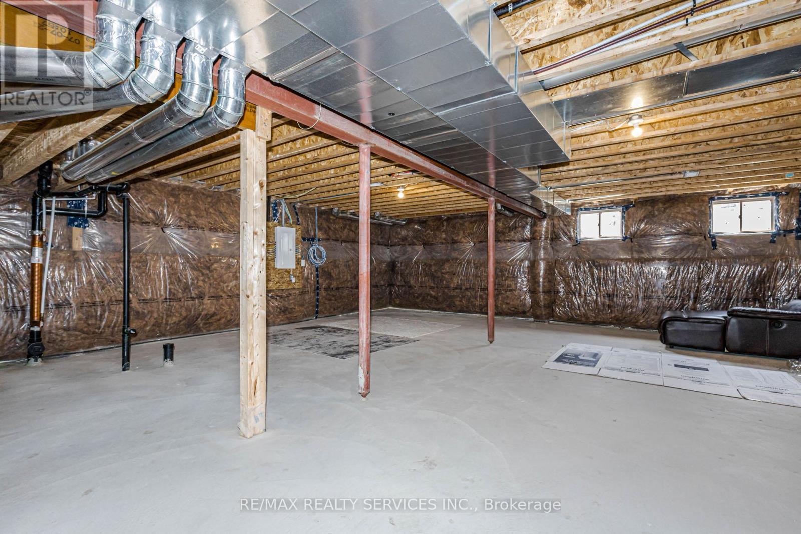 67 Malcolm Crescent, Haldimand, ON - Indoor Photo Showing Basement