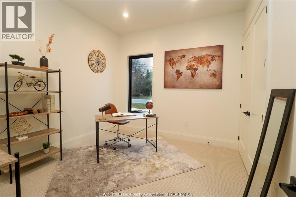 654 Lily Mac, Windsor, ON - Indoor