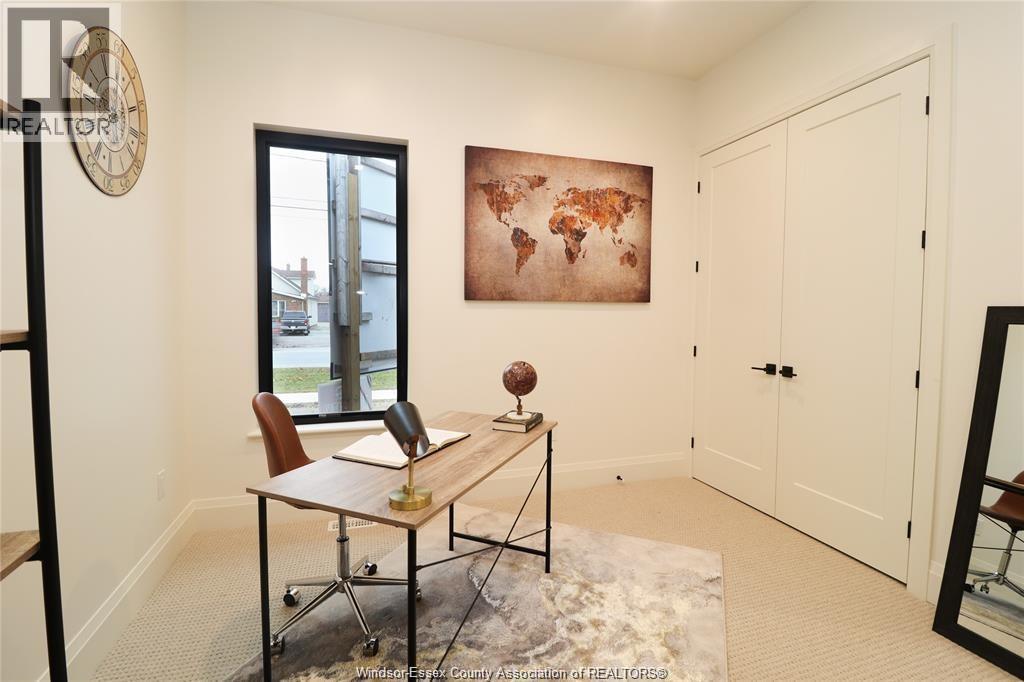 654 Lily Mac, Windsor, ON - Indoor
