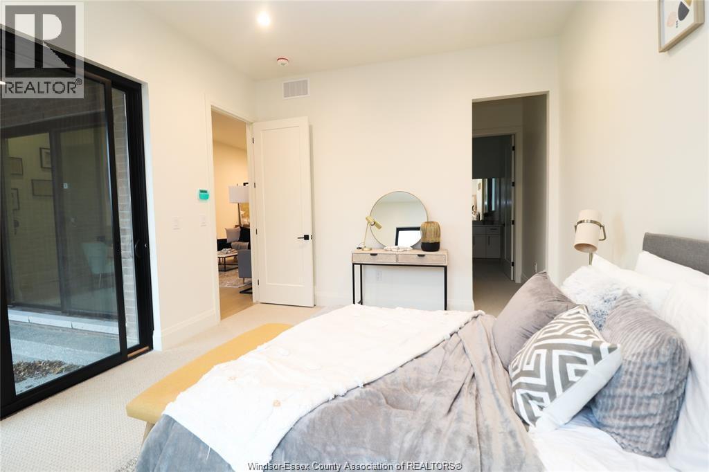654 Lily Mac, Windsor, ON - Indoor Photo Showing Bedroom