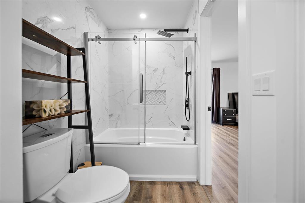 33 Maitland Drive, Winnipeg, MB - Indoor Photo Showing Bathroom