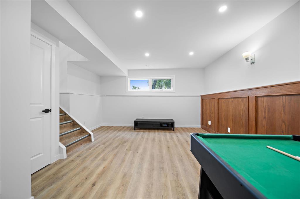 33 Maitland Drive, Winnipeg, MB - Indoor Photo Showing Other Room