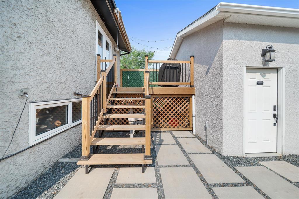 33 Maitland Drive, Winnipeg, MB - Outdoor
