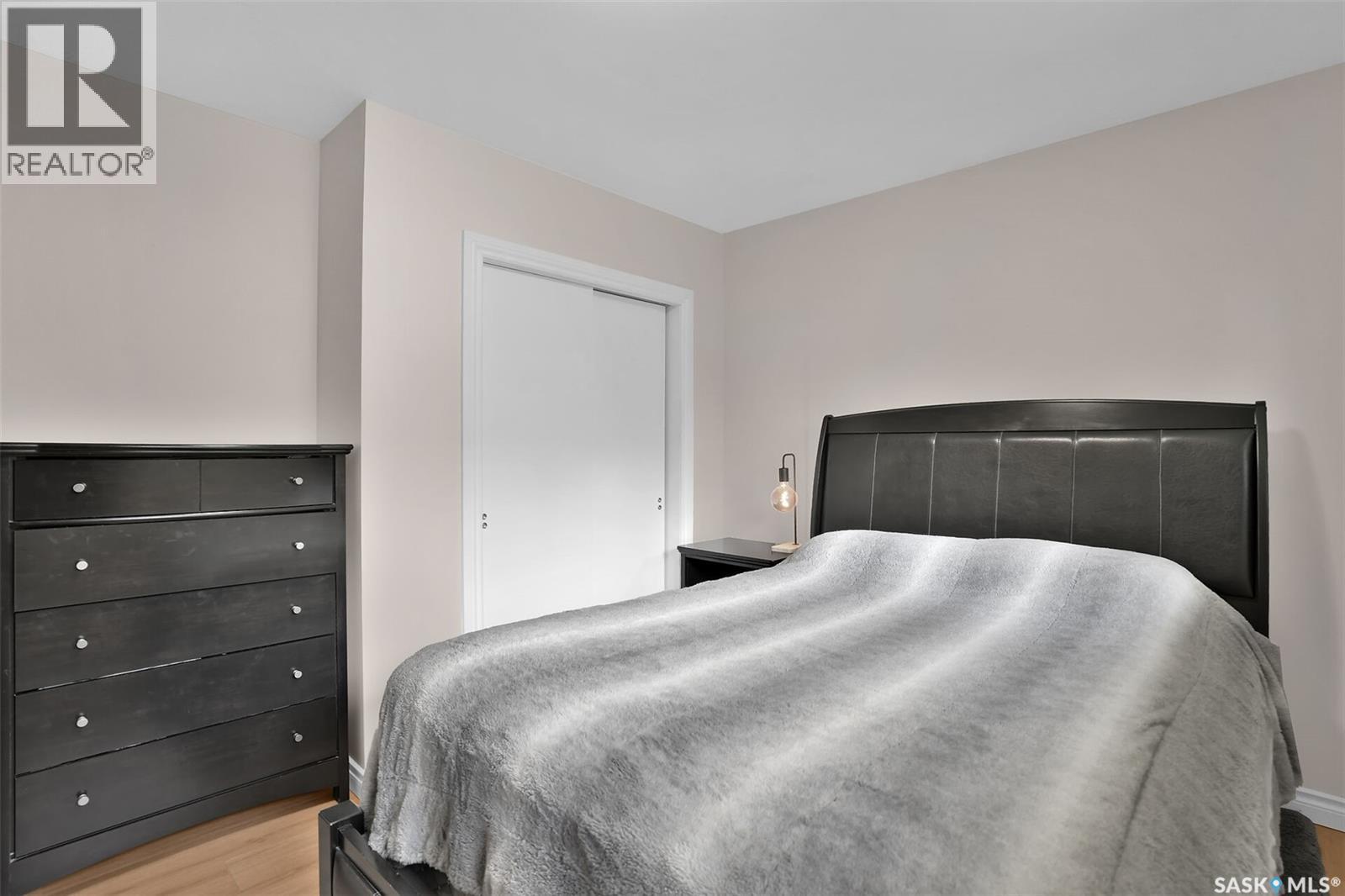 961 Garry Street, Regina, SK - Indoor Photo Showing Bedroom