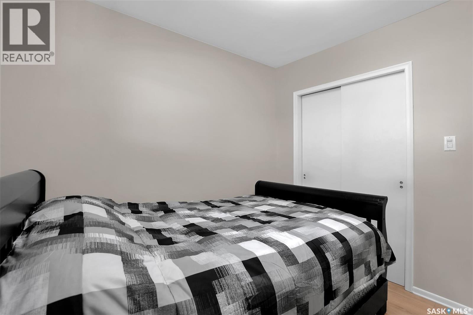 961 Garry Street, Regina, SK - Indoor Photo Showing Bedroom