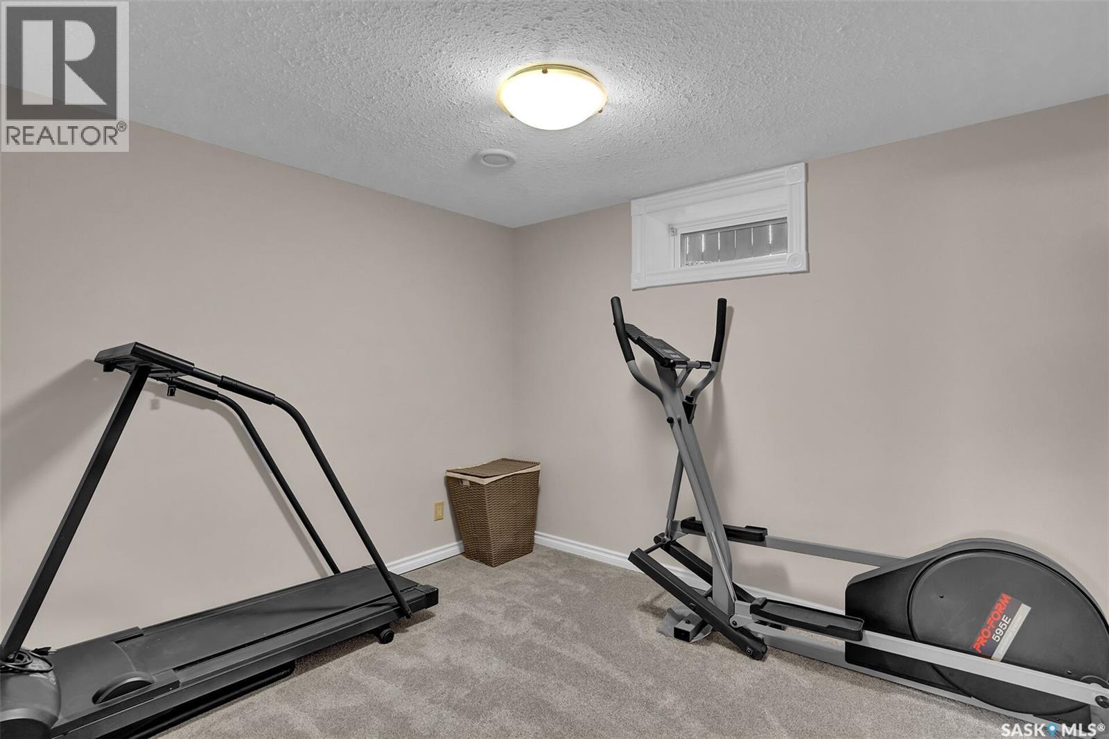 961 Garry Street, Regina, SK - Indoor Photo Showing Gym Room