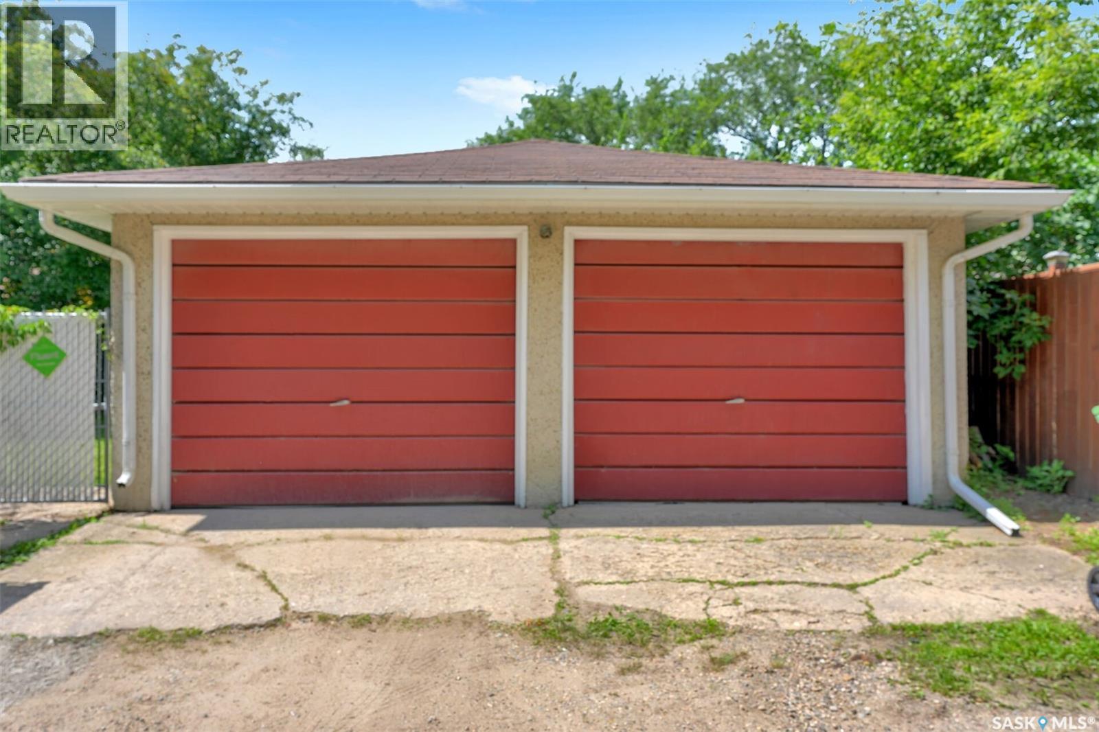 961 Garry Street, Regina, SK - Outdoor With Exterior
