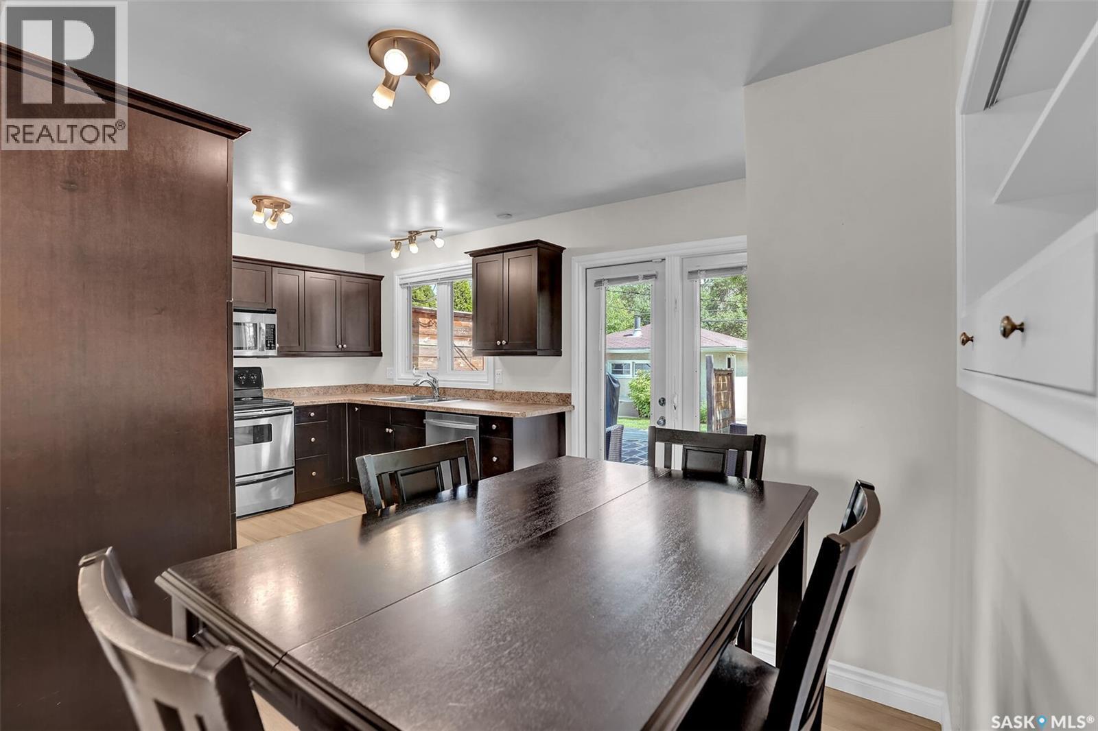 961 Garry Street, Regina, SK - Indoor Photo Showing Dining Room