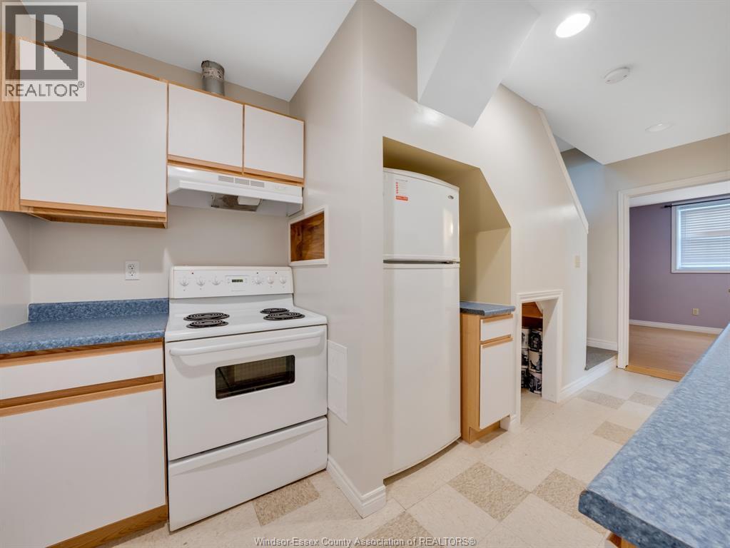 2929 Donnelly, Windsor, ON - Indoor Photo Showing Kitchen