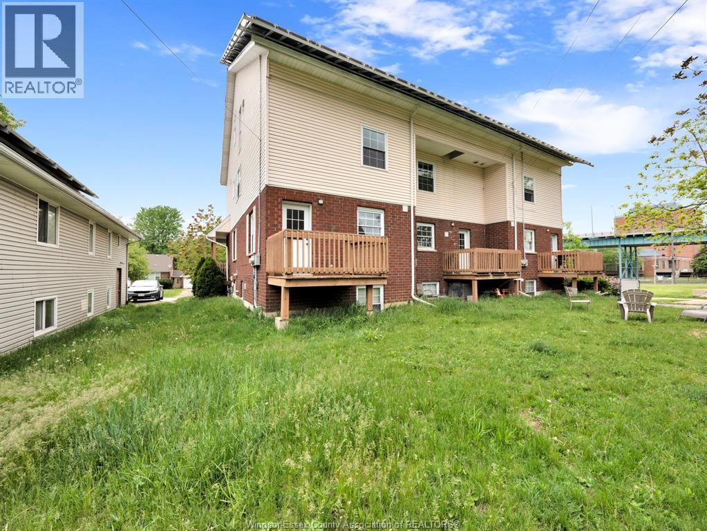 2929 Donnelly, Windsor, ON - Outdoor With Deck Patio Veranda With Exterior
