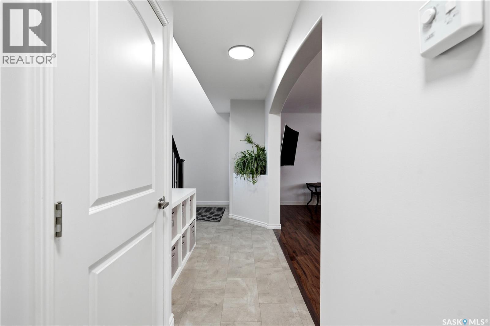 668 Lehrer Crescent, Saskatoon, SK - Indoor Photo Showing Other Room