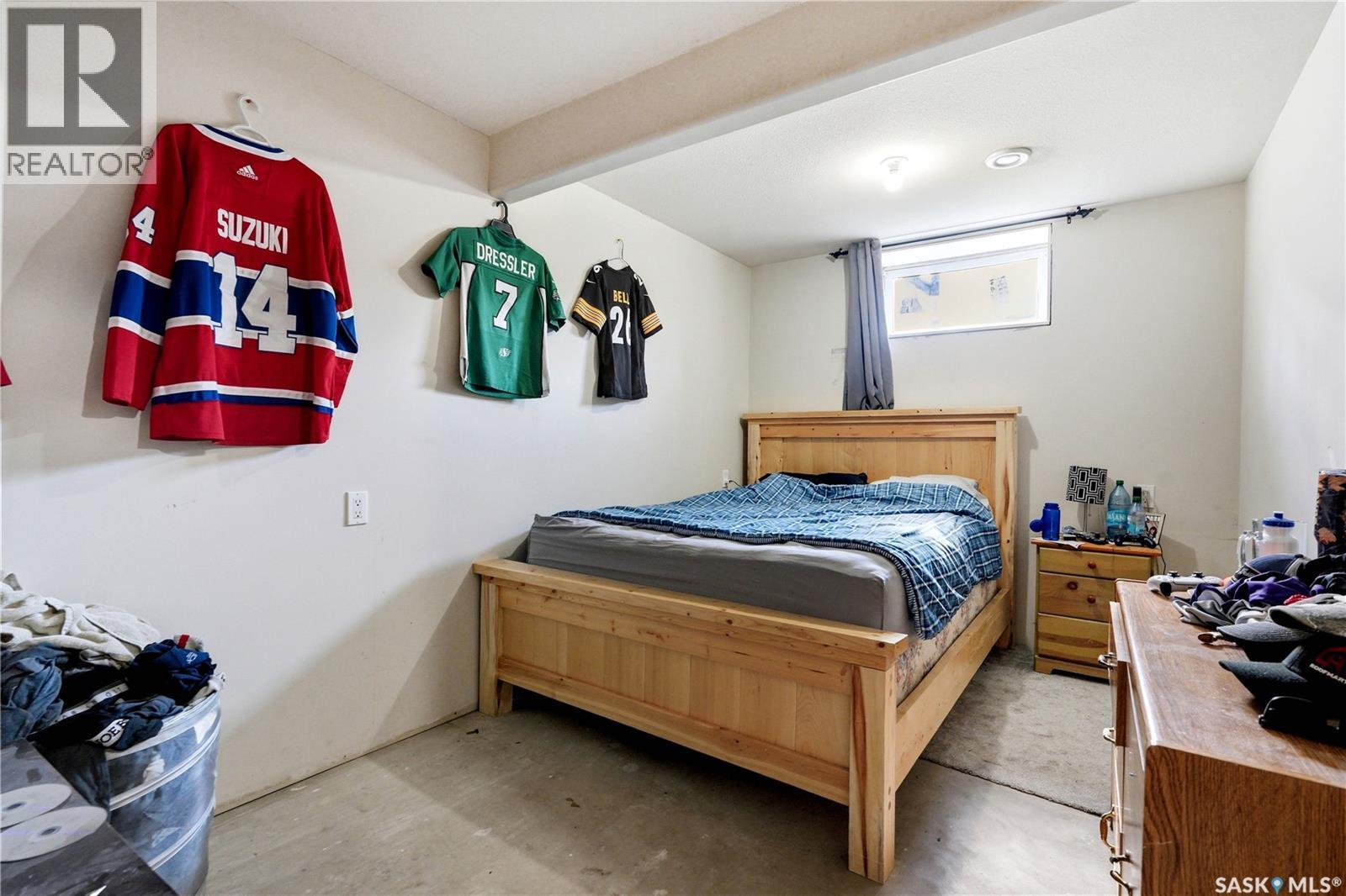 668 Lehrer Crescent, Saskatoon, SK - Indoor Photo Showing Bedroom