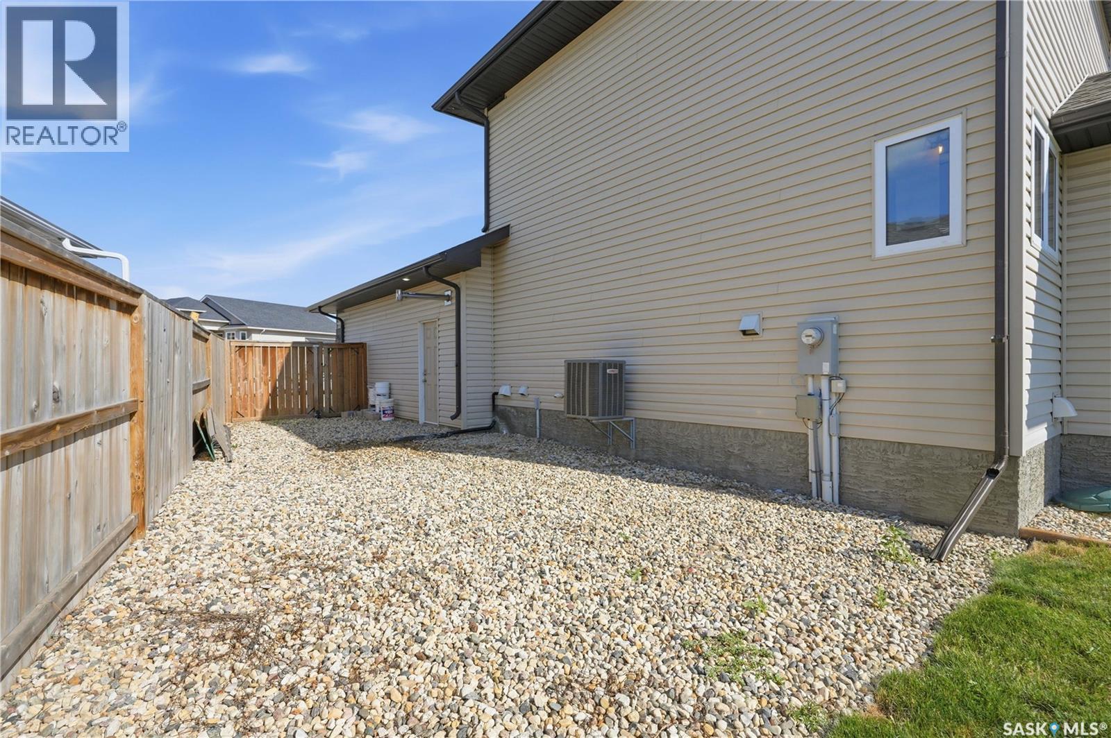 668 Lehrer Crescent, Saskatoon, SK - Outdoor With Exterior