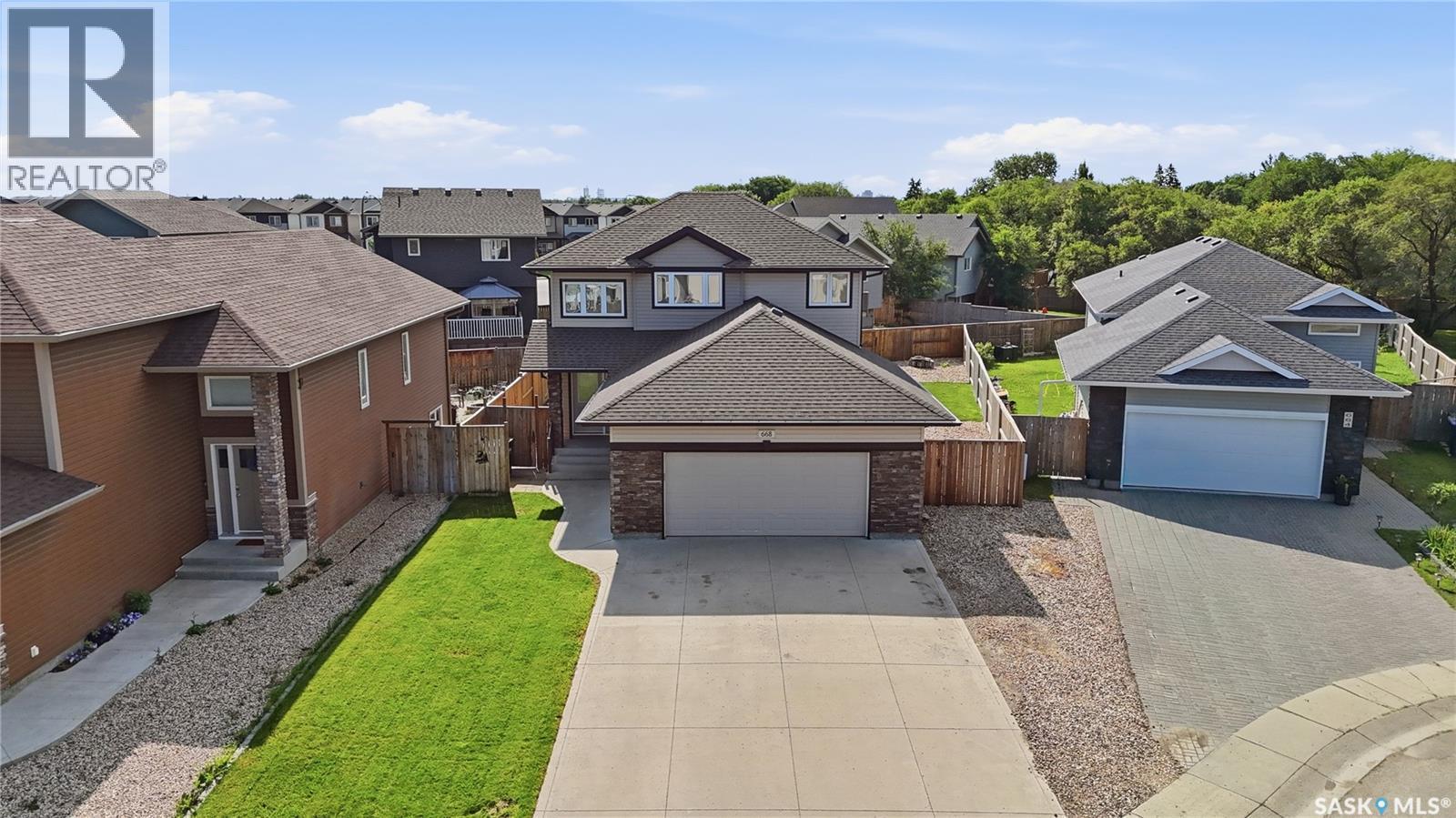 668 Lehrer Crescent, Saskatoon, SK - Outdoor With Facade