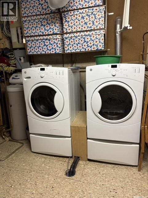 203 Argyle Street, Regina, SK - Indoor Photo Showing Laundry Room