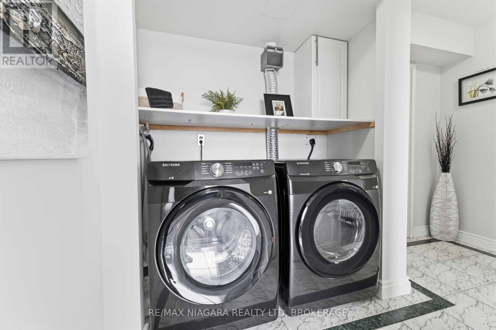 Laundry area - 1207 - 7 Gale Crescent, St. Catharines (E. Chester), ON - Indoor Photo Showing Laundry Room