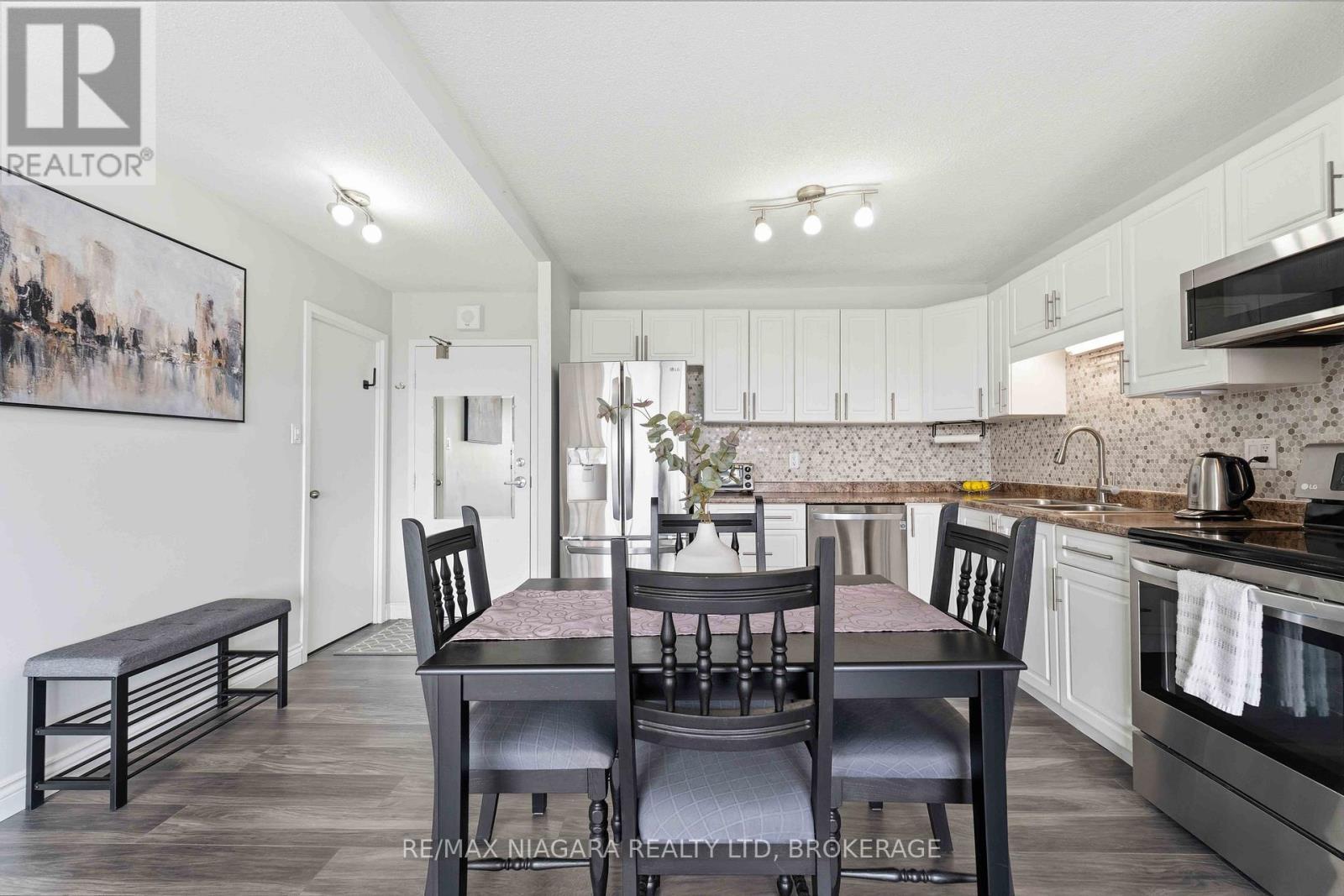 1207 - 7 Gale Crescent, St. Catharines (E. Chester), ON - Indoor