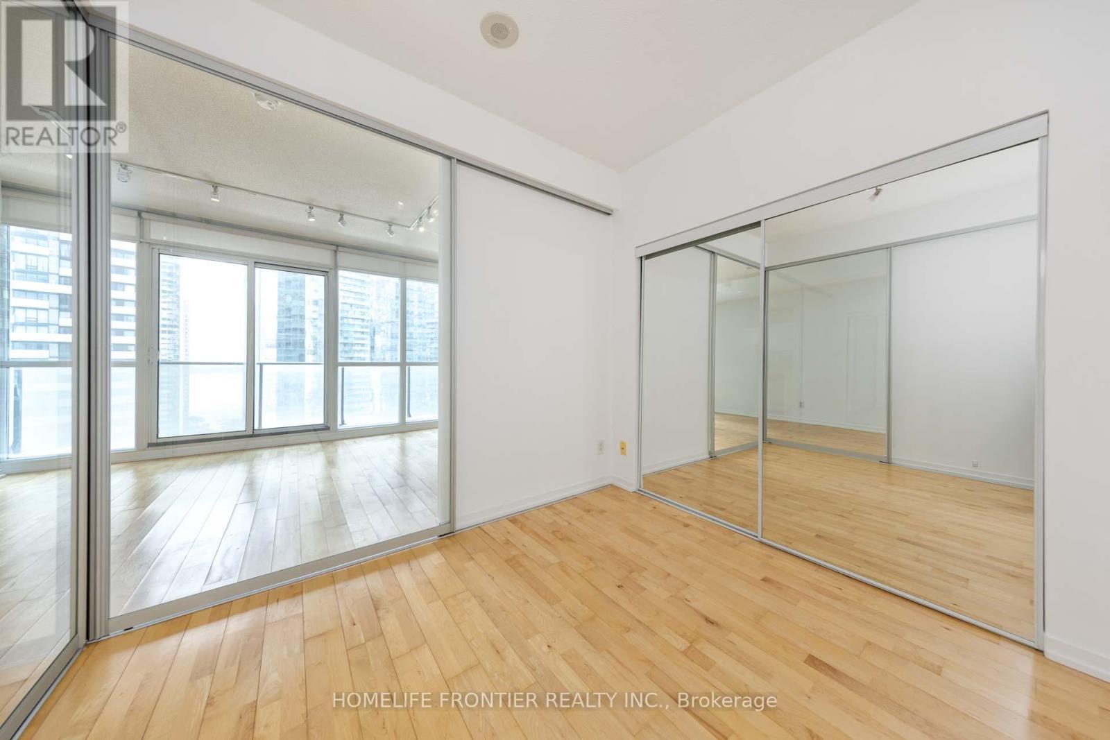 2111 - 65 Bremner Boulevard, Toronto, ON - Indoor Photo Showing Other Room