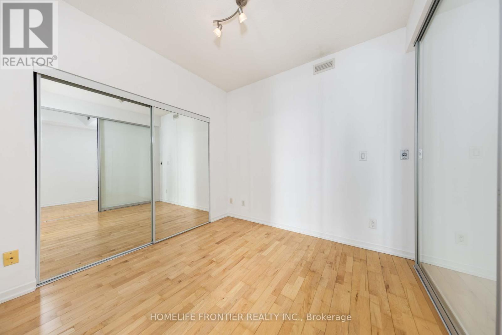 2111 - 65 Bremner Boulevard, Toronto, ON - Indoor Photo Showing Other Room