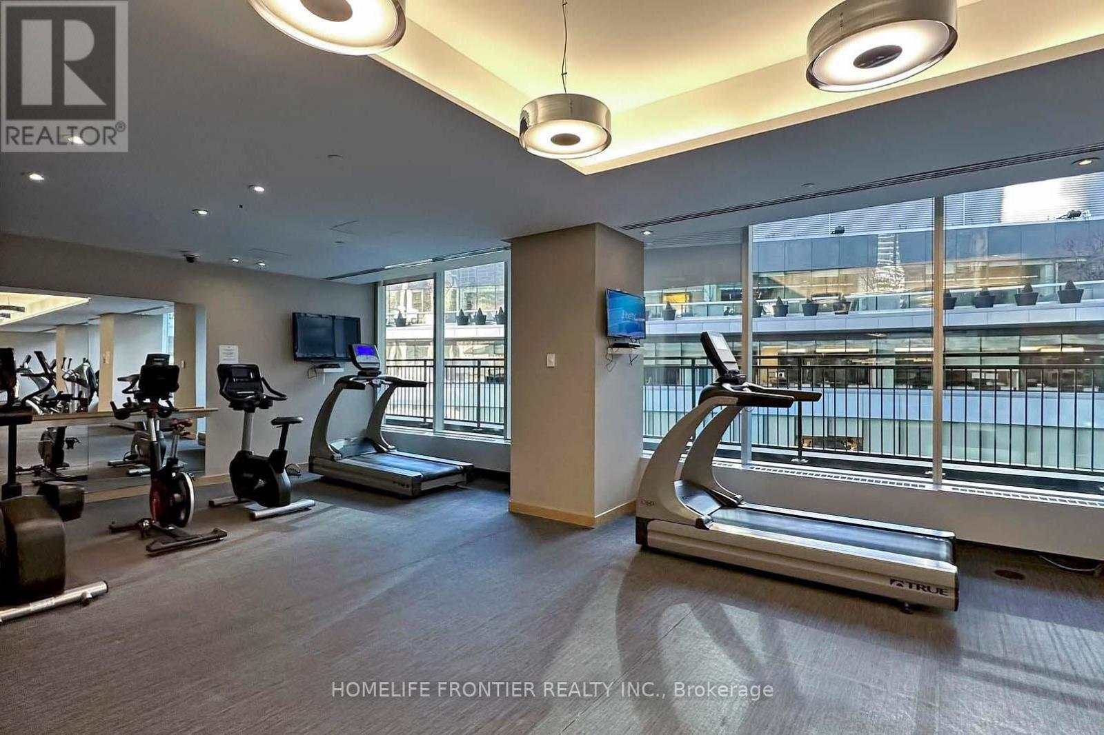 2111 - 65 Bremner Boulevard, Toronto, ON - Indoor Photo Showing Gym Room