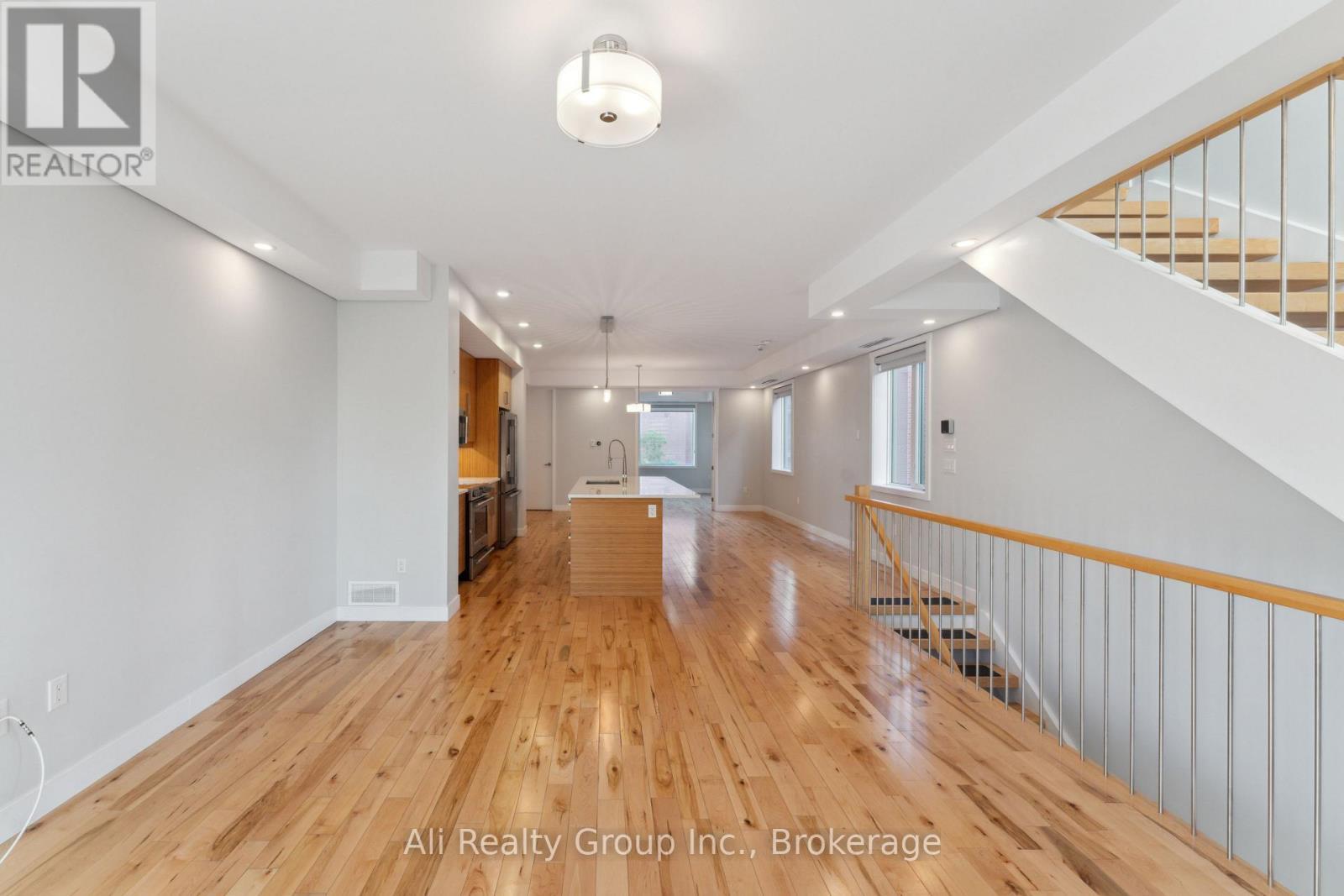 36 Ontario Street, Ottawa, ON - Indoor Photo Showing Other Room