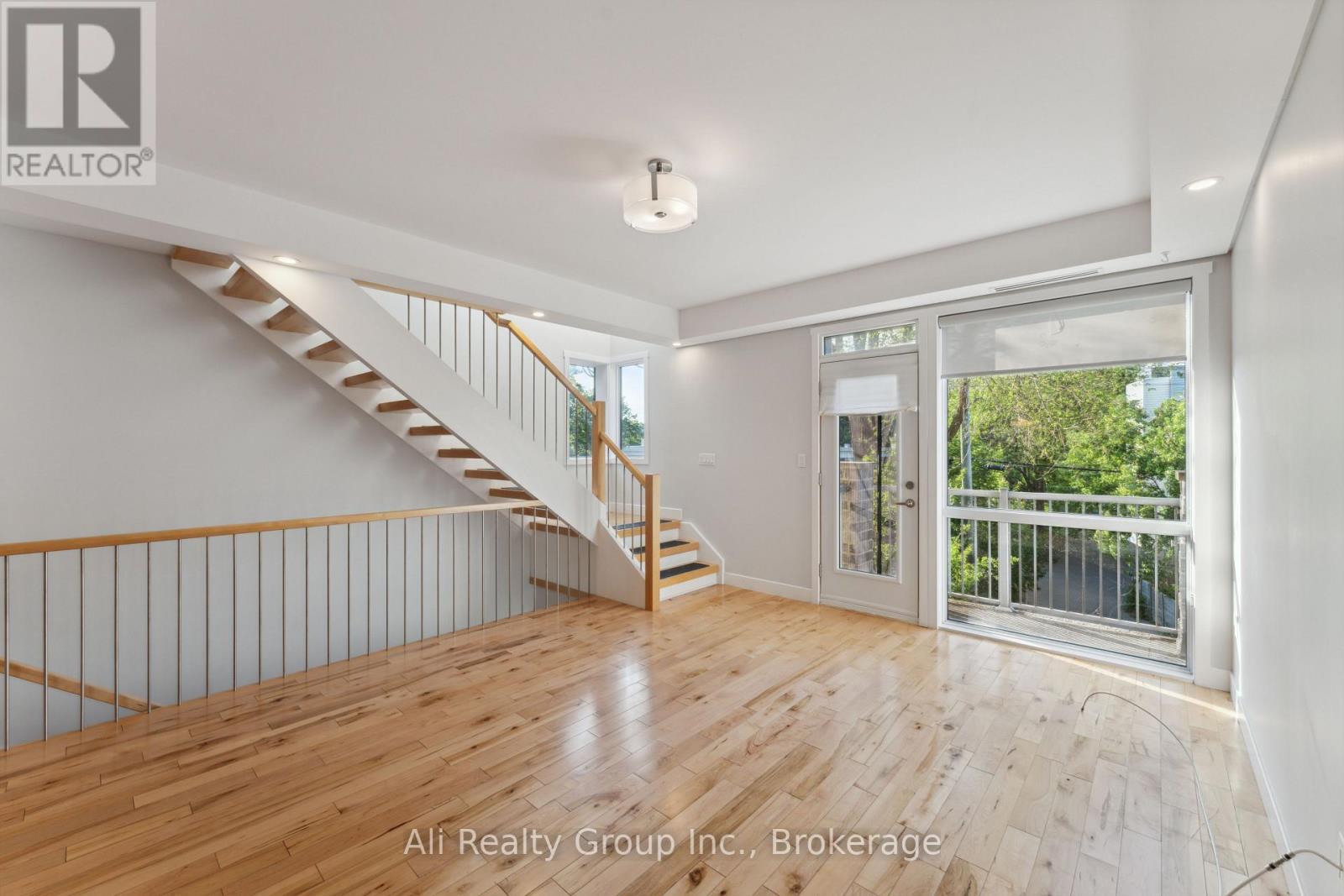 36 Ontario Street, Ottawa, ON - Indoor Photo Showing Other Room