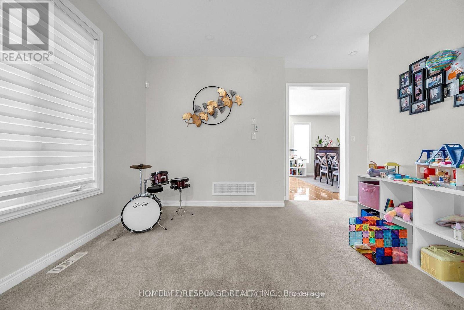 5 Gooseman Crescent, Markham, ON - Indoor