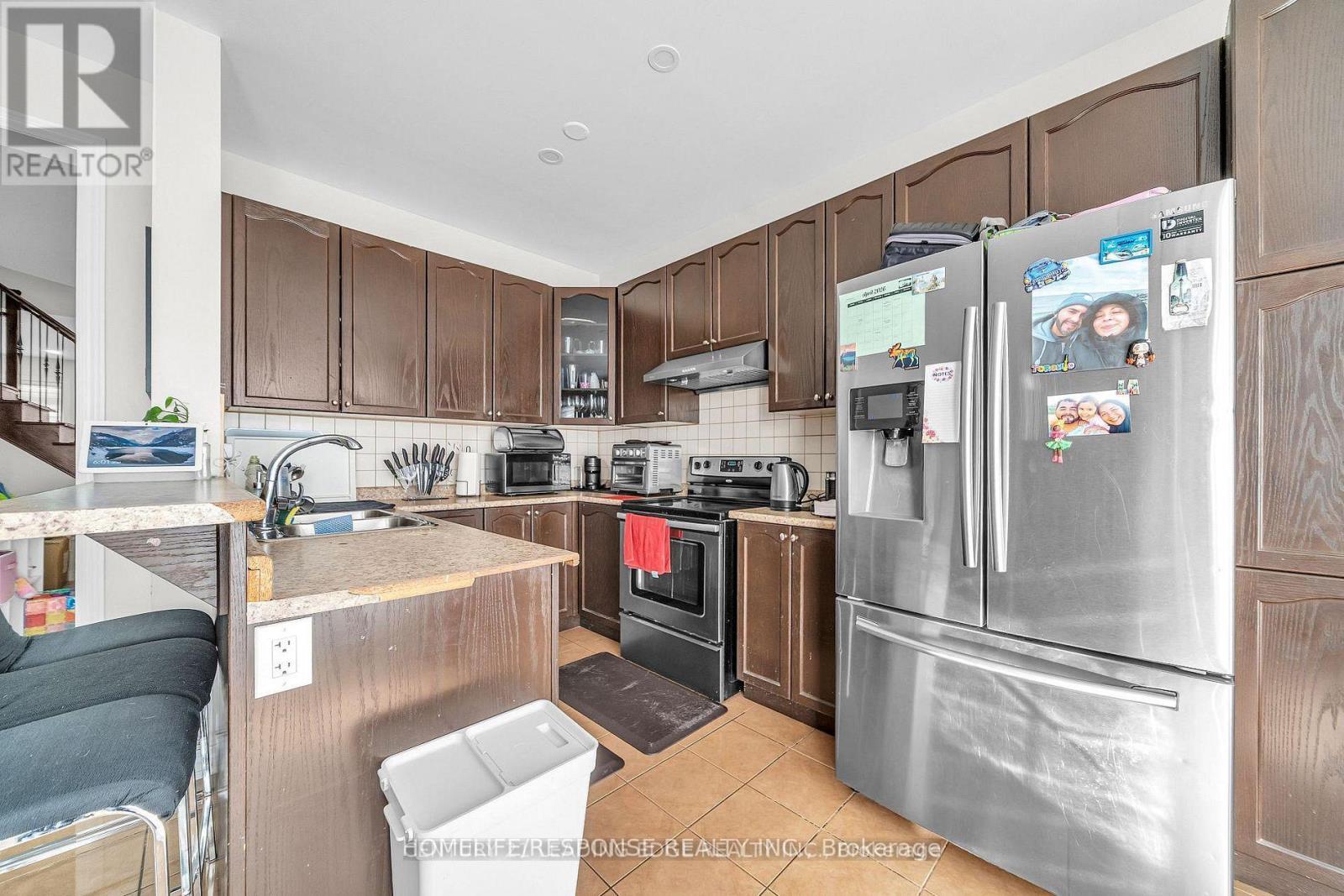 5 Gooseman Crescent, Markham, ON - Indoor Photo Showing Kitchen With Stainless Steel Kitchen