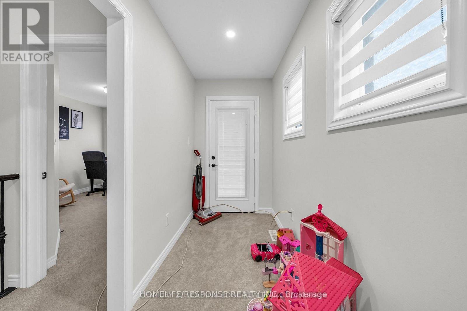 5 Gooseman Crescent, Markham, ON - Indoor Photo Showing Other Room