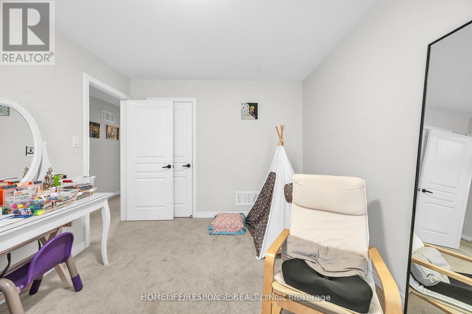 5 Gooseman Crescent, Markham, ON - Indoor