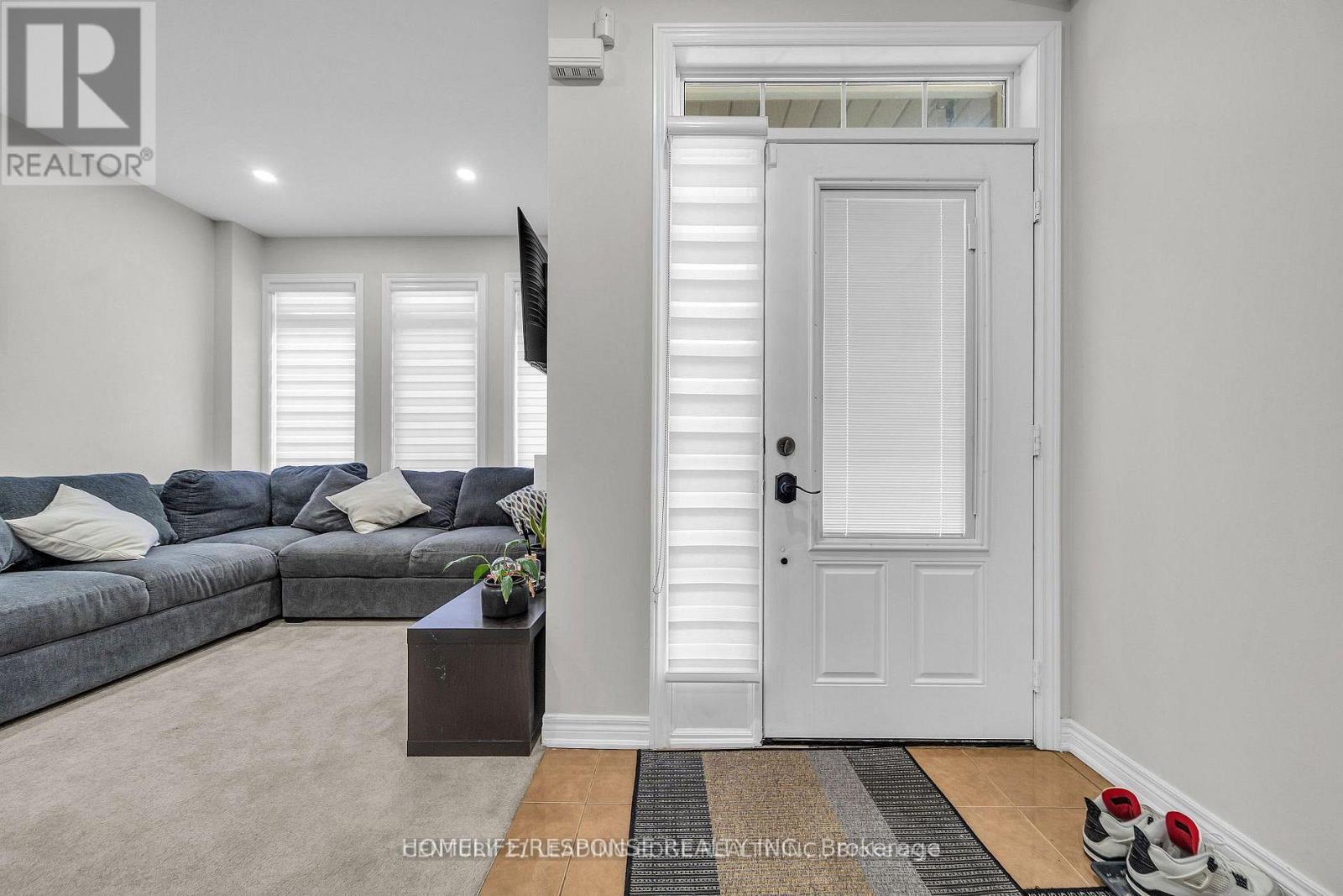 5 Gooseman Crescent, Markham, ON - Indoor