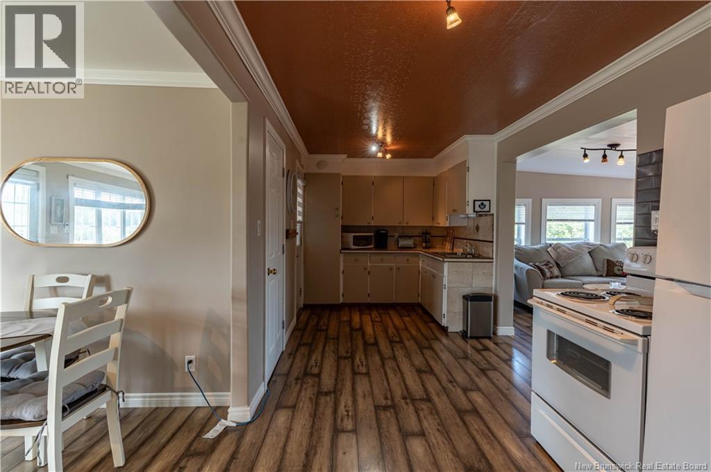 4 Gregg Street, Baie-Sainte-Anne, NB - Indoor Photo Showing Kitchen