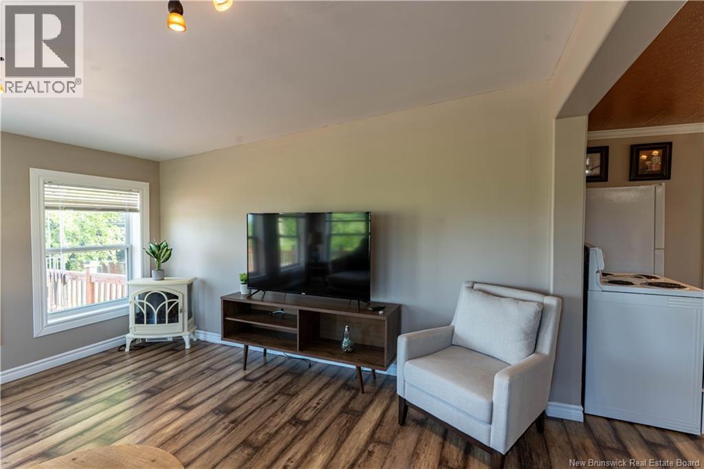 4 Gregg Street, Baie-Sainte-Anne, NB - Indoor Photo Showing Living Room