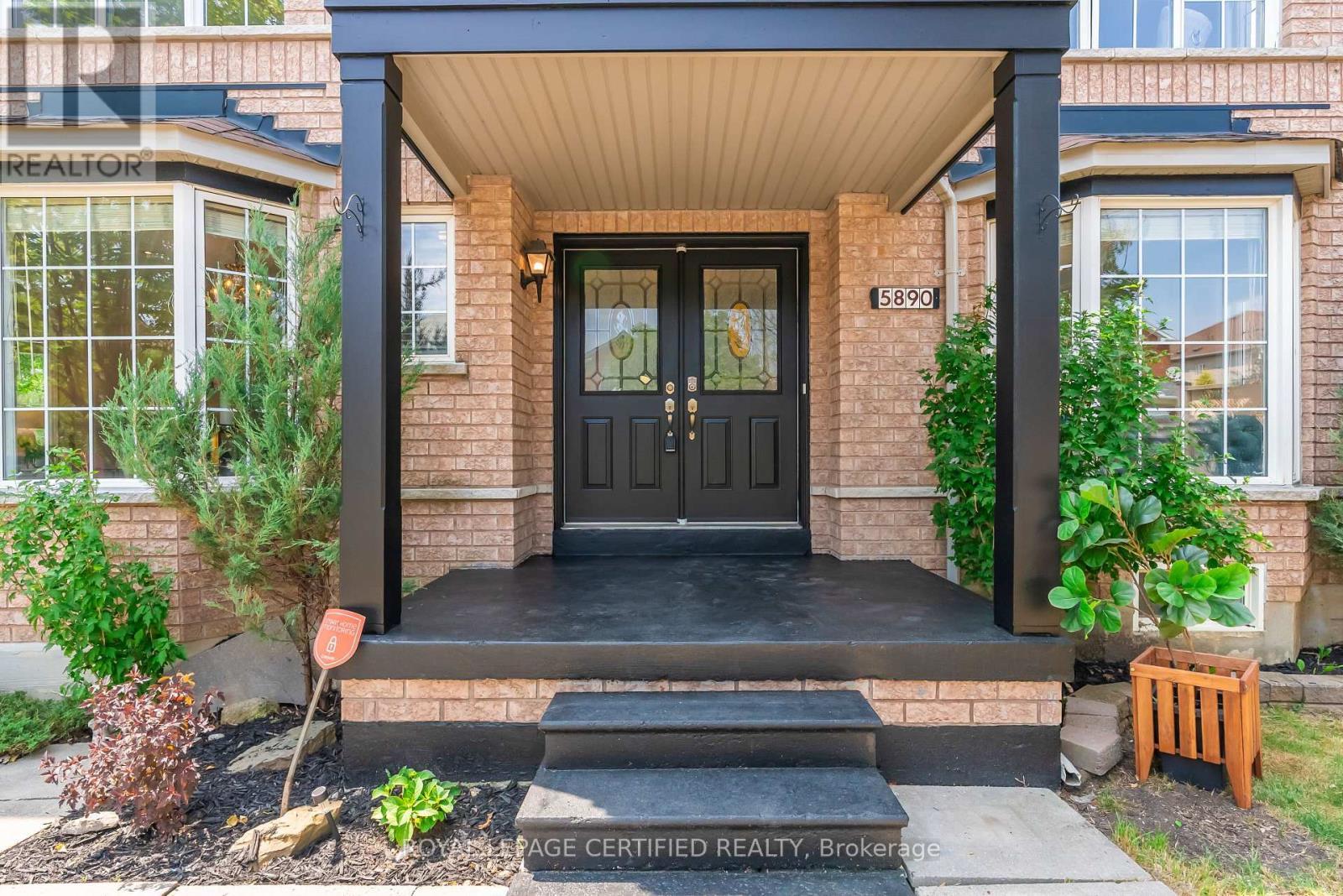 5890 Tampico Way, Mississauga, ON - Outdoor