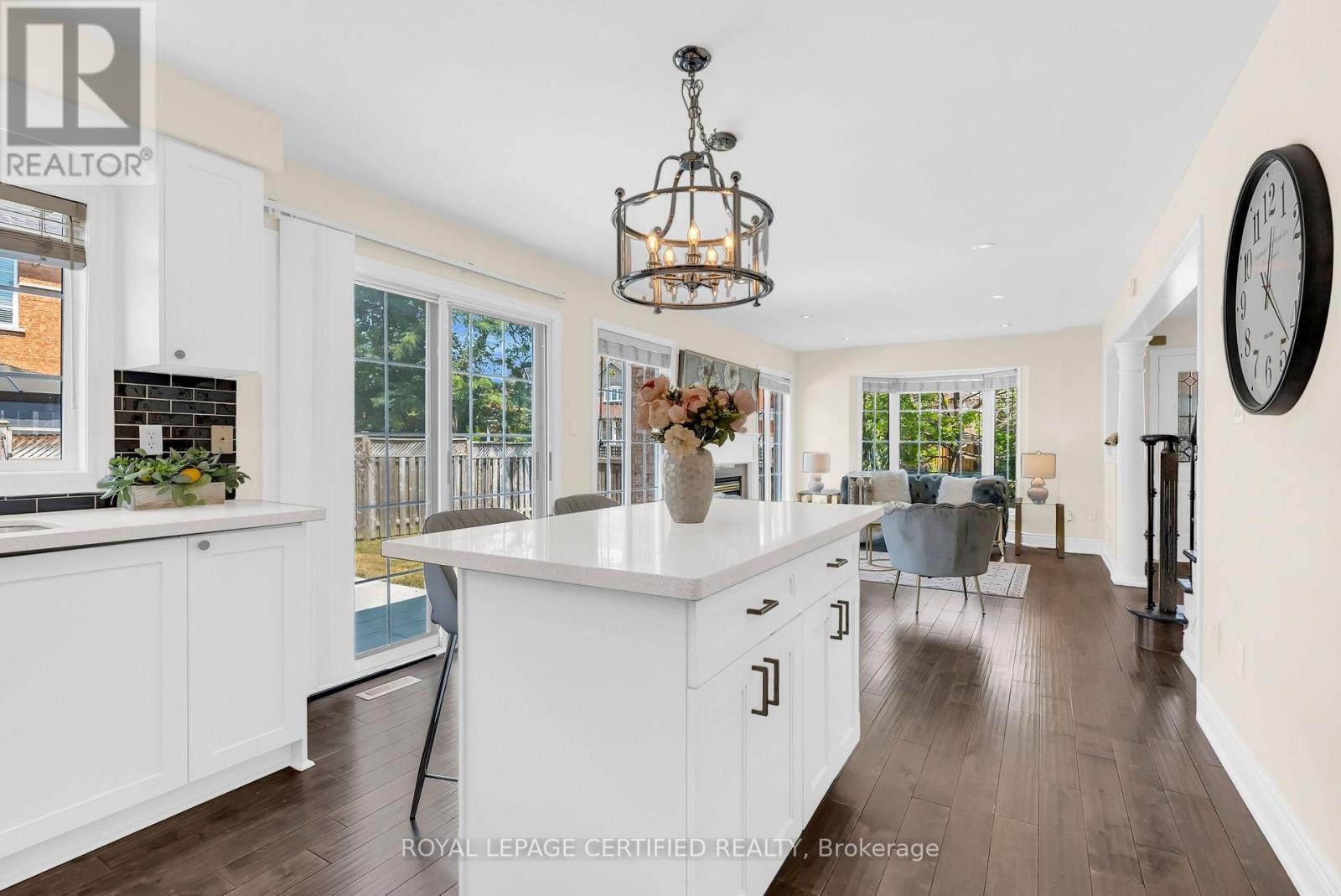 5890 Tampico Way, Mississauga, ON - Indoor Photo Showing Kitchen