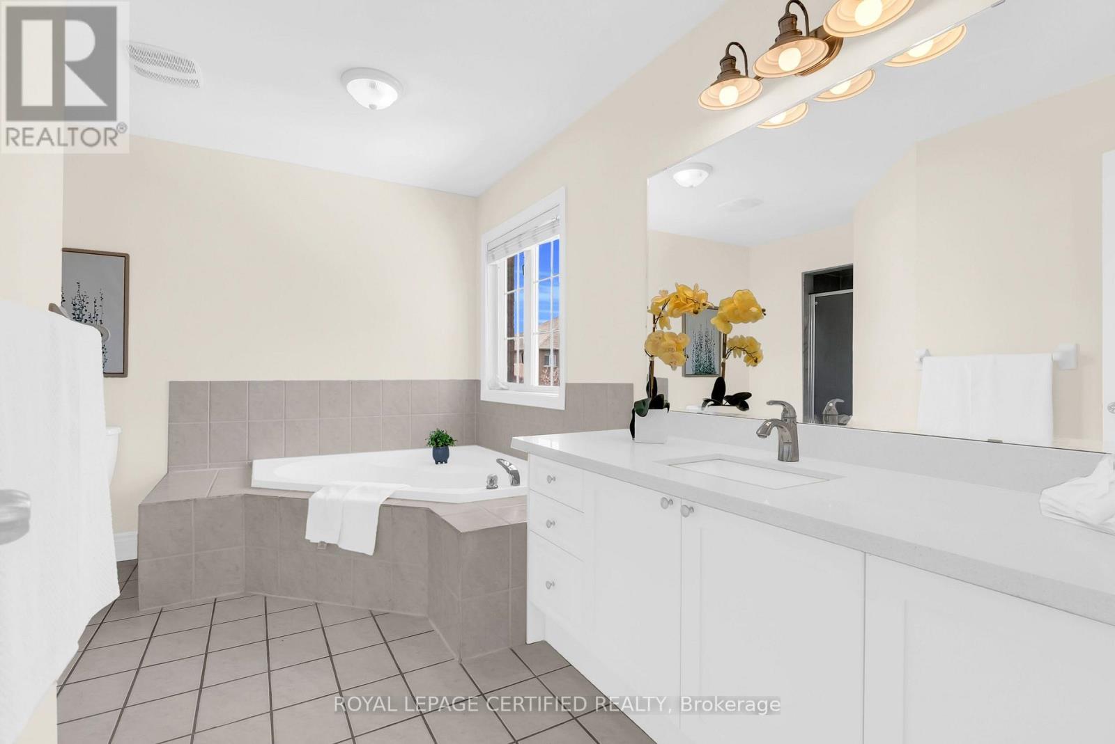 5890 Tampico Way, Mississauga, ON - Indoor Photo Showing Bathroom