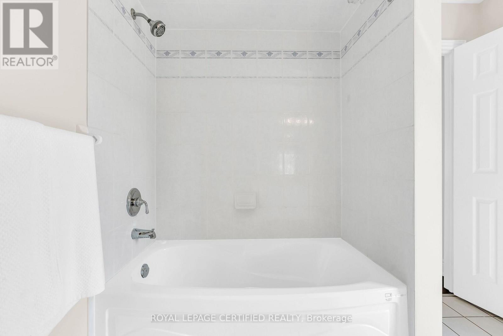 5890 Tampico Way, Mississauga, ON - Indoor