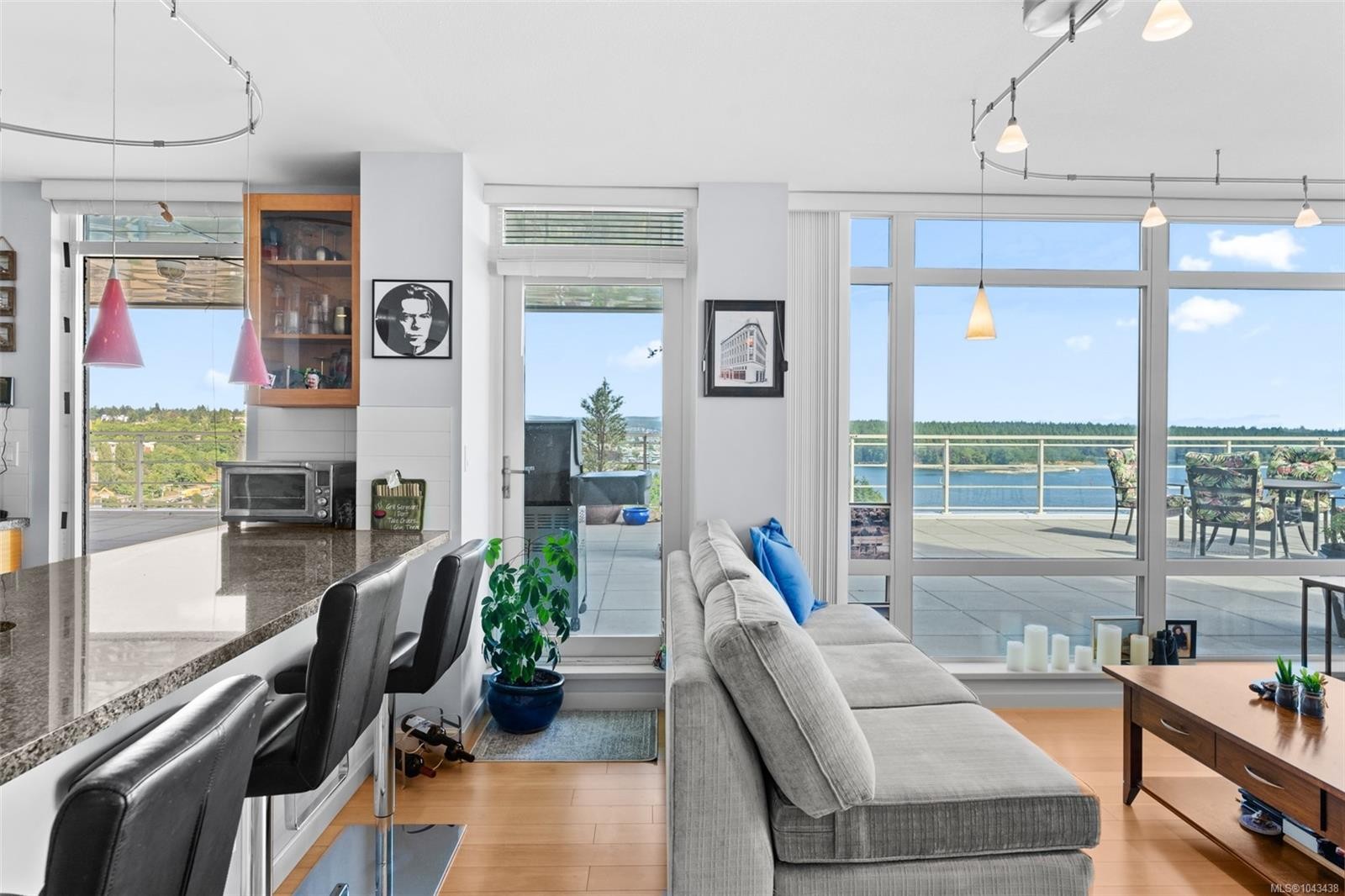 #805-38 Front St, Nanaimo, BC - Indoor