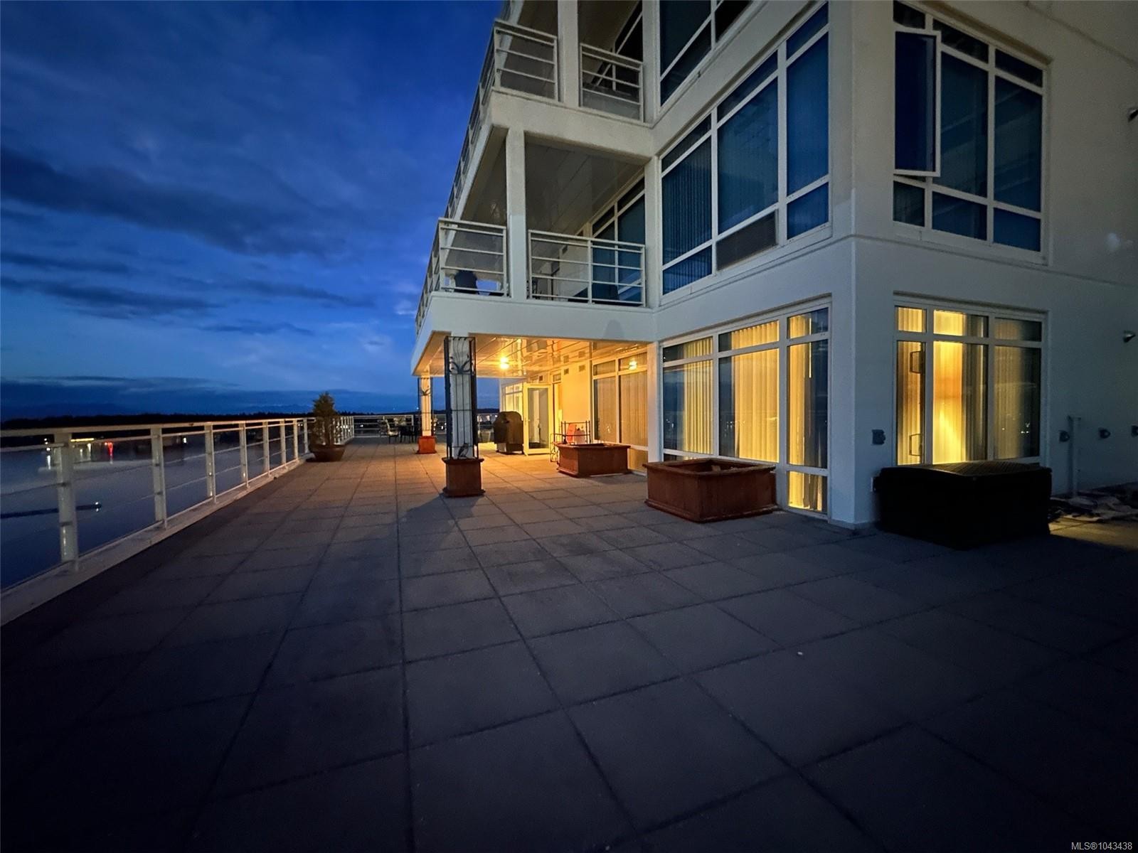 #805-38 Front St, Nanaimo, BC - Outdoor
