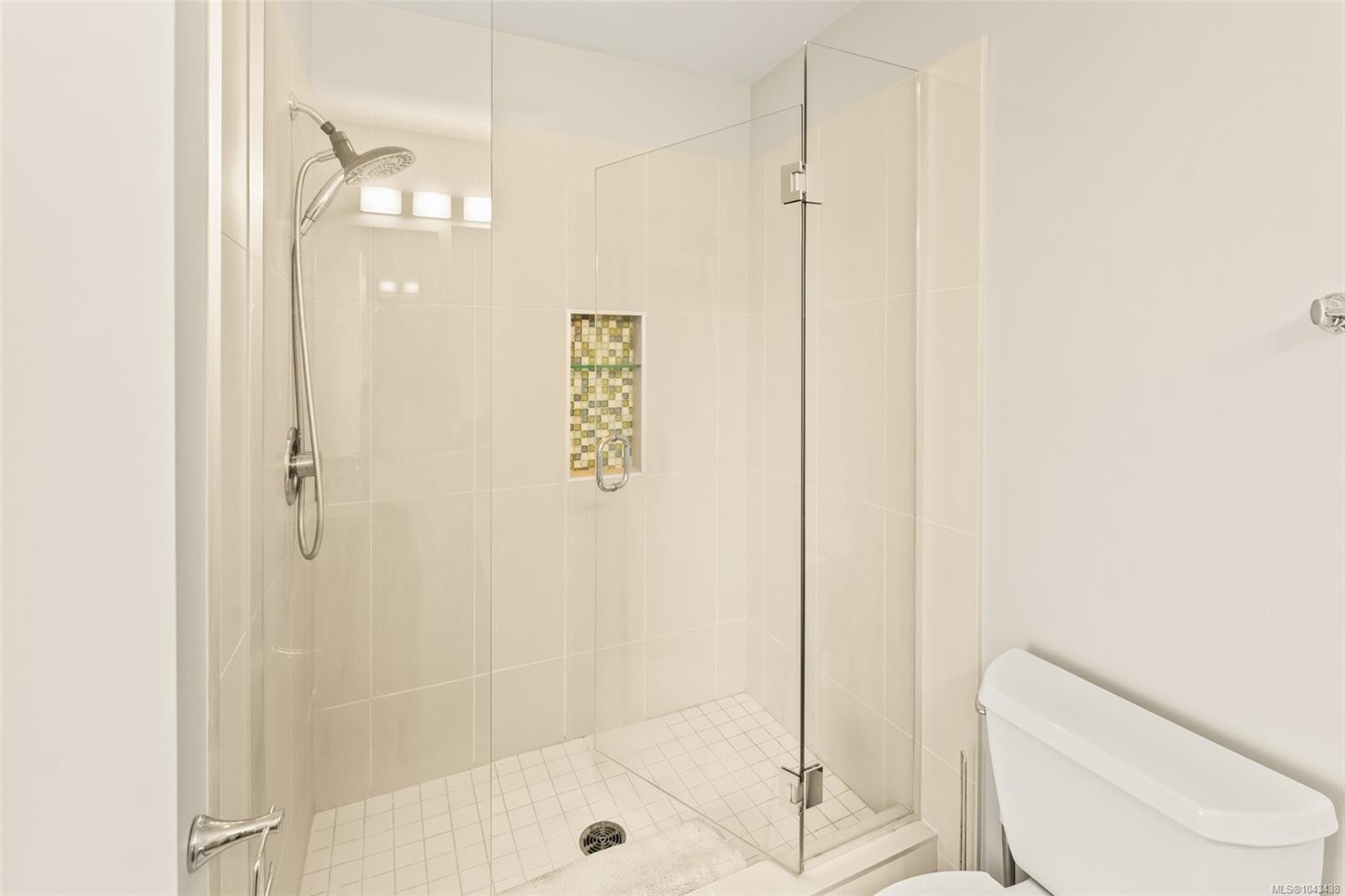 #805-38 Front St, Nanaimo, BC - Indoor Photo Showing Bathroom