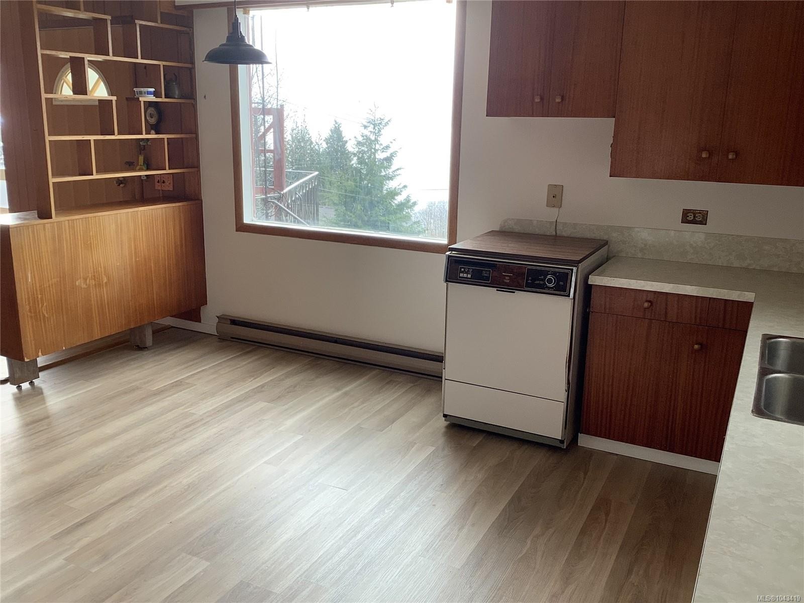 395 2Nd St, Sointula, BC