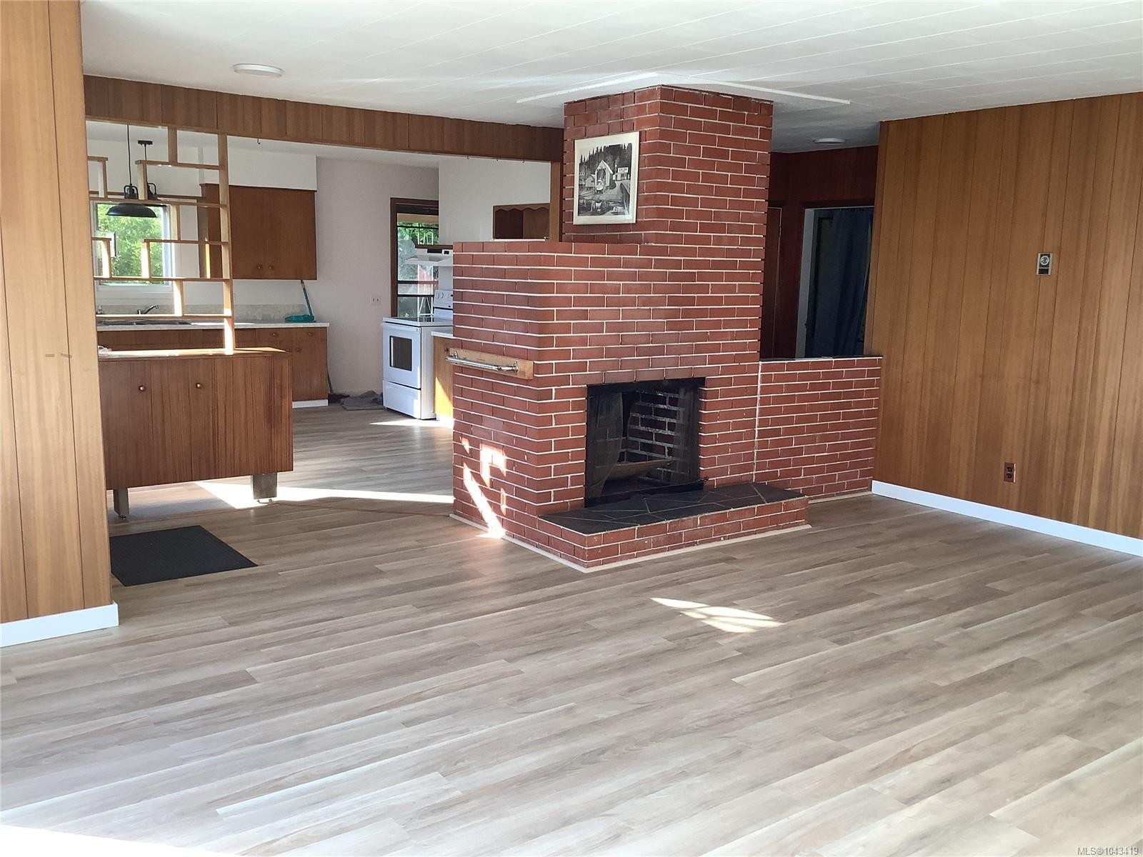 395 2Nd St, Sointula, BC
