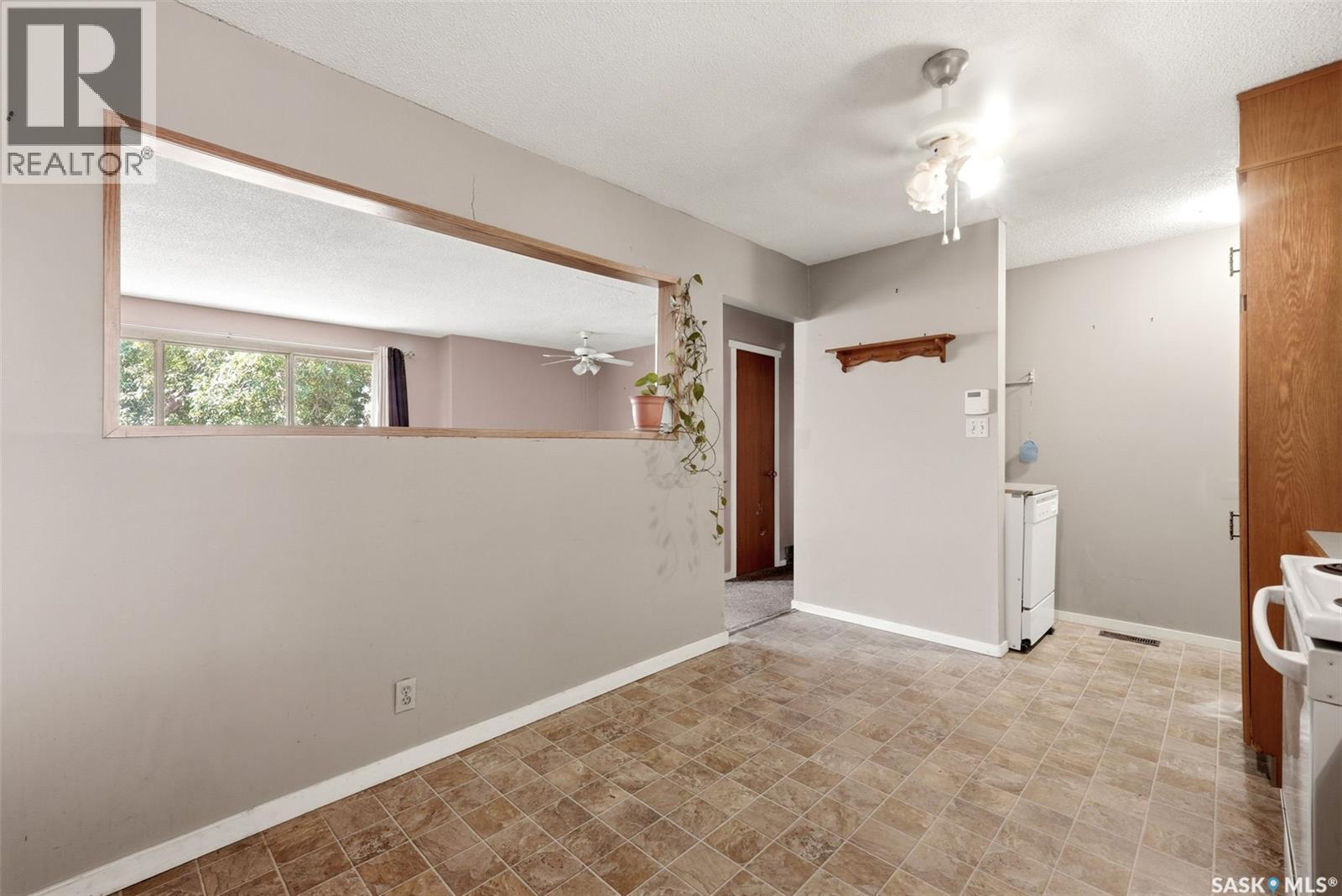 158 Read Avenue, Regina, SK - Indoor