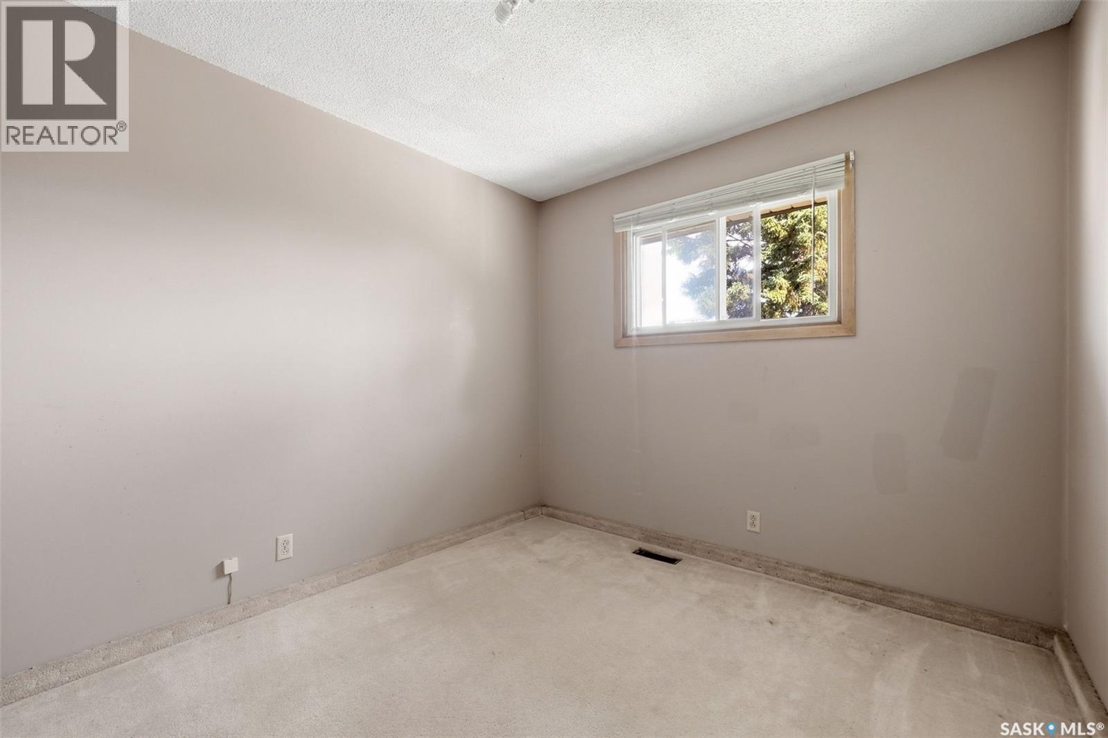 158 Read Avenue, Regina, SK - Indoor Photo Showing Other Room