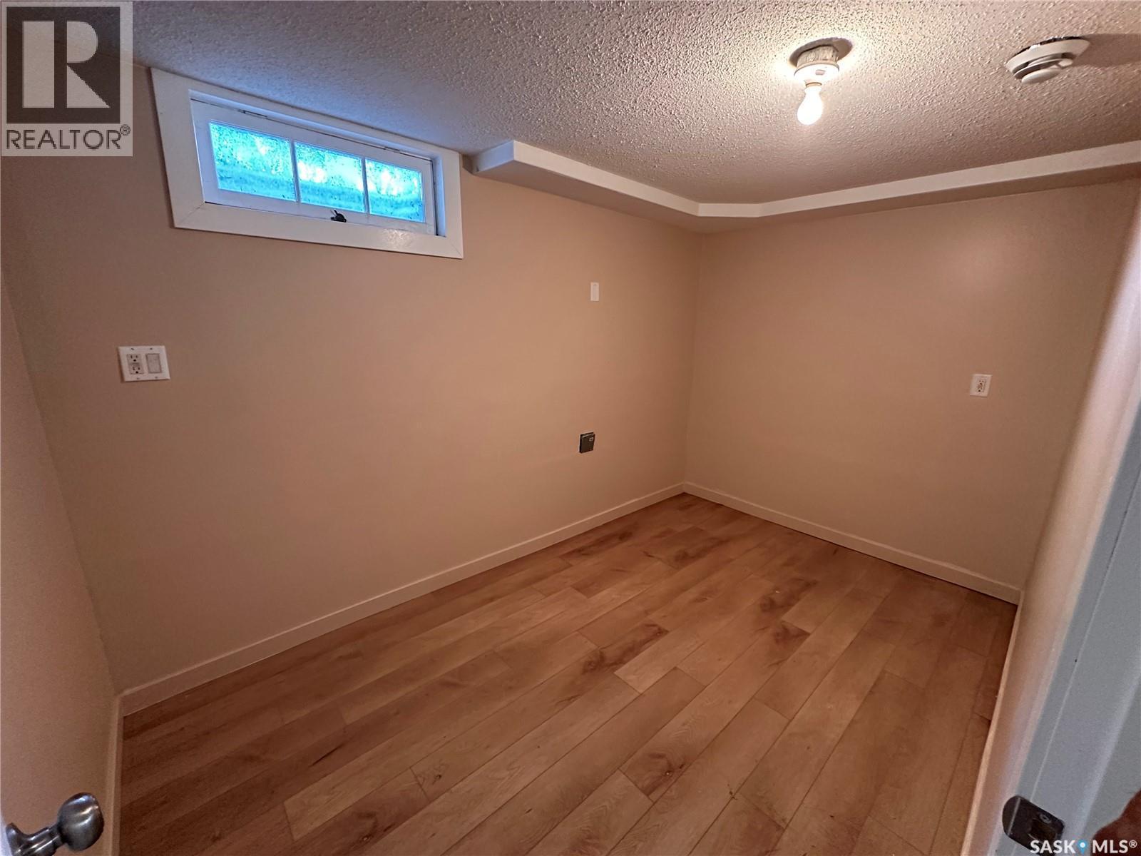 1106 10Th Avenue E, Regina, SK - Indoor Photo Showing Other Room