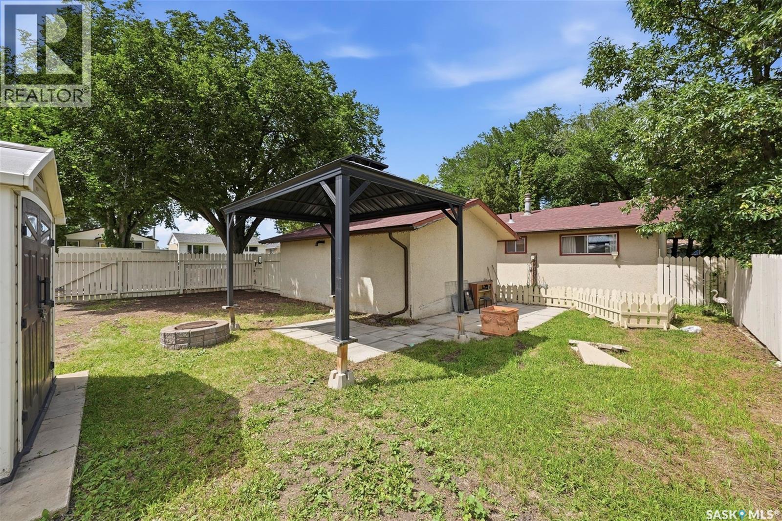 2145 37Th Street W, Saskatoon, SK - Outdoor With Backyard