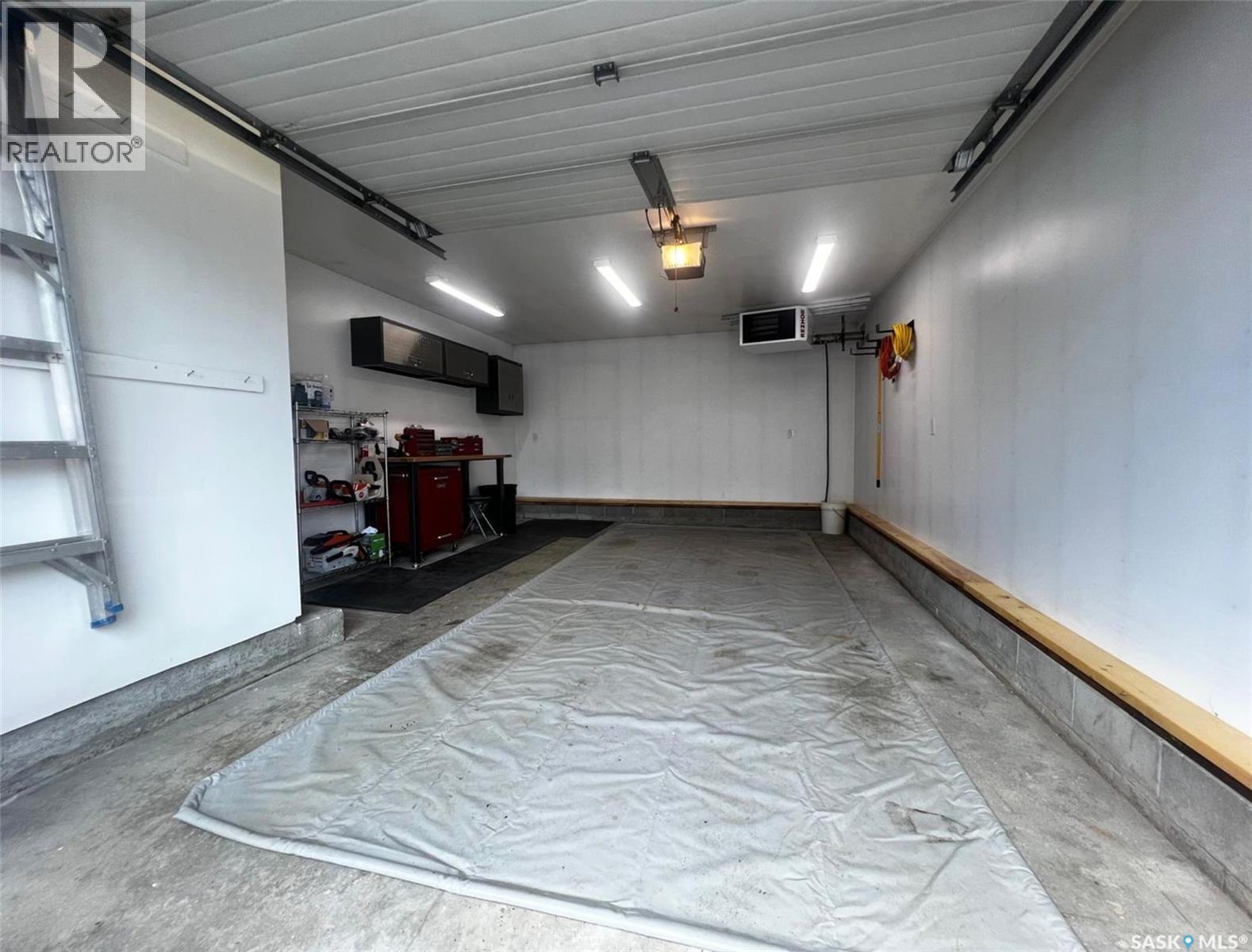 1183 George Street E, Swift Current, SK - Indoor Photo Showing Garage