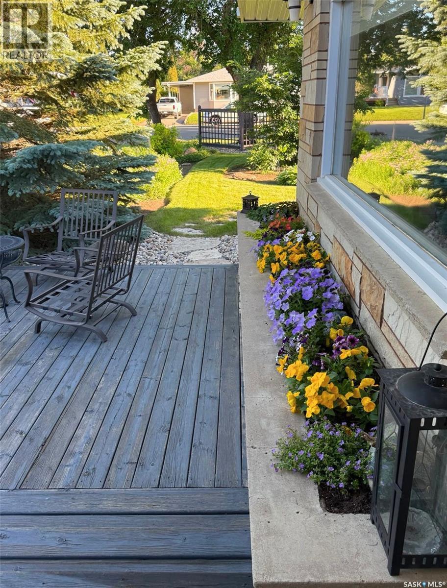 1183 George Street E, Swift Current, SK - Outdoor With Deck Patio Veranda